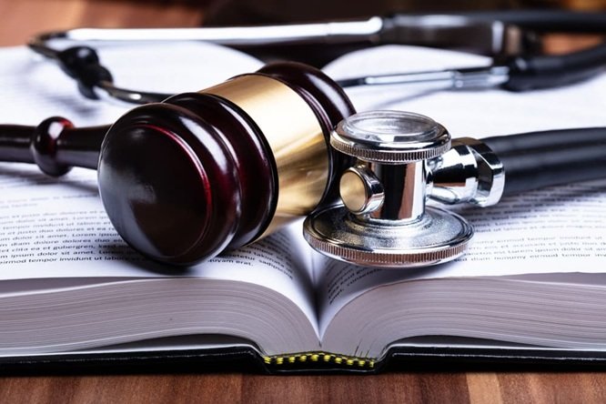 When Doctors Make Mistakes: How Experienced Medical Negligence Lawyers in Atlanta Can Help